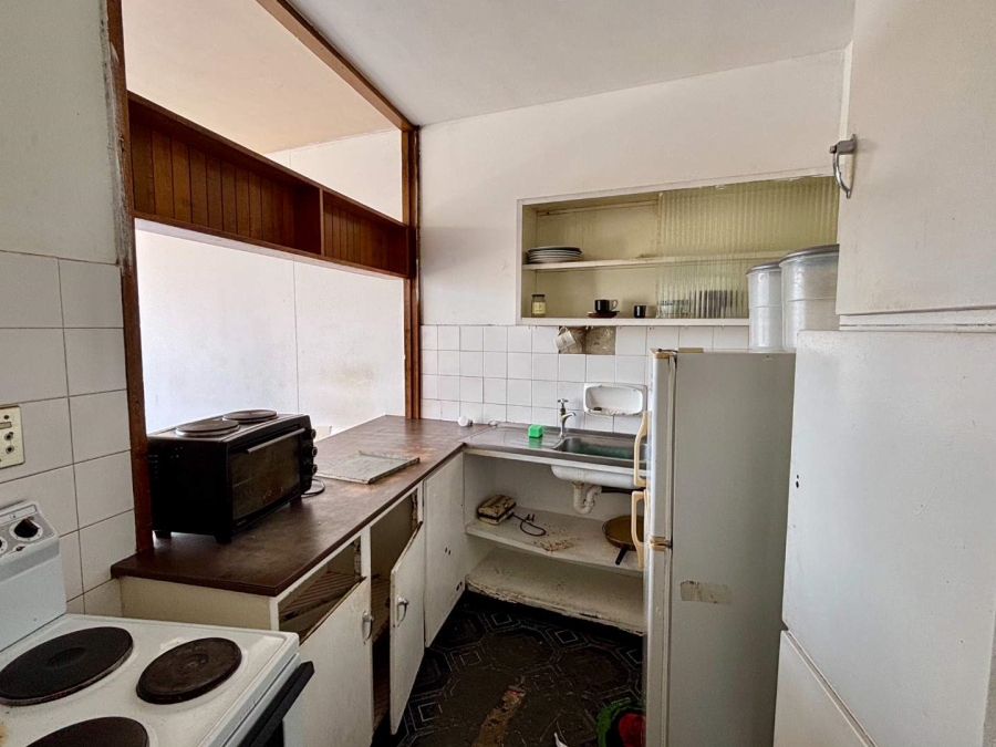 2 Bedroom Property for Sale in Vredehoek Western Cape